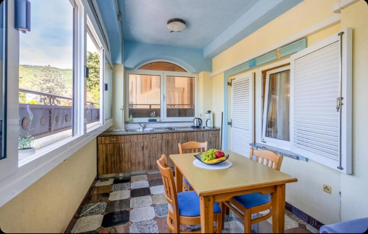 Guest house Villa Ana Selce